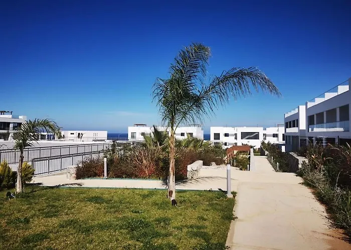 Sunny Seaside Retreat - Apartment, Bahceli Appartamento *