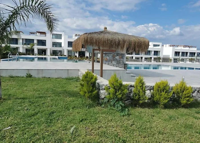 Sunny Seaside Retreat - Apartment, Bahceli Kyrenia (Northern Cyprus)