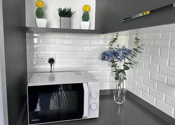 Sunny Seaside Retreat - Apartment, Bahceli * Kyrenia (Northern Cyprus)