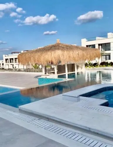 Sunny Seaside Retreat - Apartment, Bahceli Appartamento *