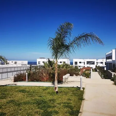 Sunny Seaside Retreat - Apartment, Bahceli Apartment *
