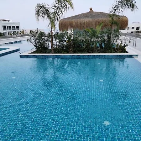Sunny Seaside Retreat - Apartment, Bahceli Apartment *