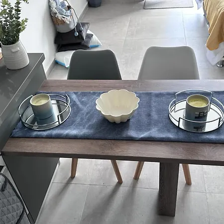 Sunny Seaside Retreat - Apartment, Bahceli דירה קיירניה