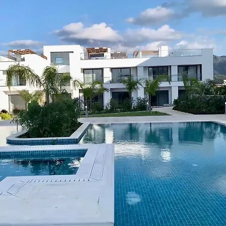 Dejablue Eco Wellness Centre - Sunny Seaside Retreat - Apartment, Bahceli
