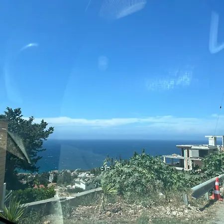Sunny Seaside Retreat - Apartment, Bahceli كيرينيا