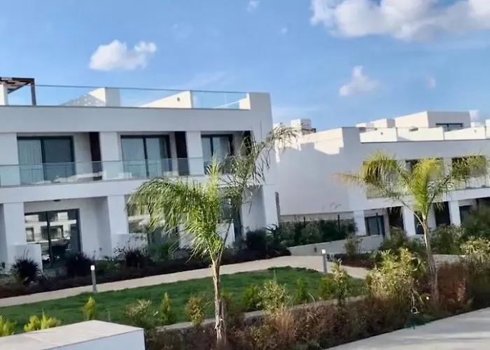 アパート Sunny Seaside Retreat - Apartment, Bahceli *